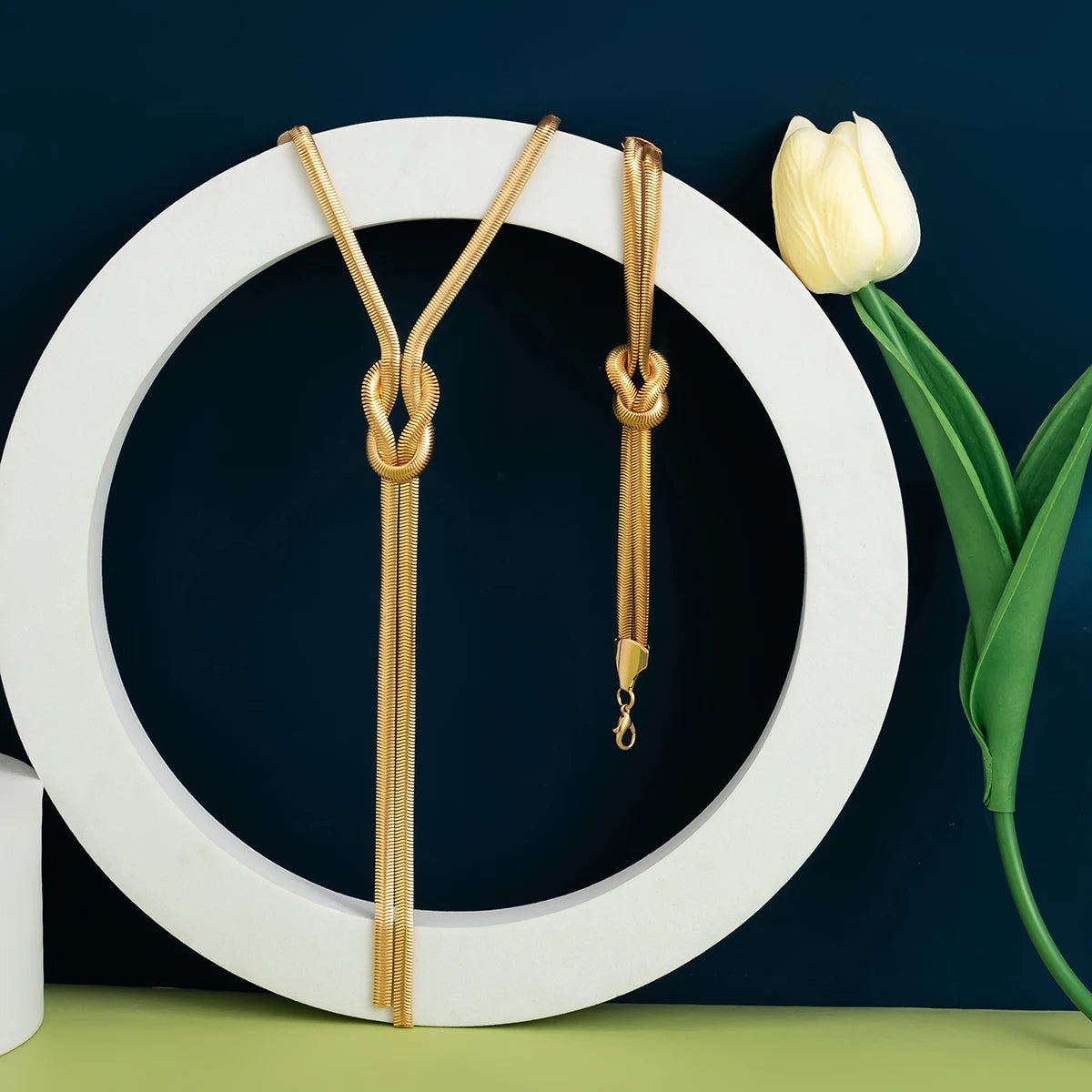 Sleek Snake Chain Jewelry Set – Vintage-Inspired Necklace