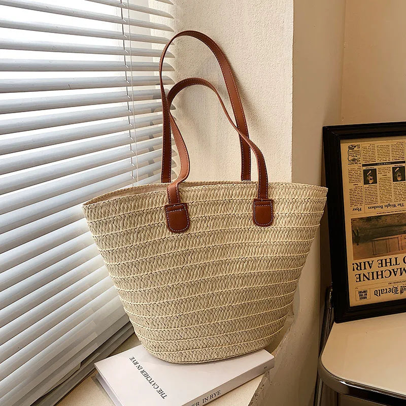 Luxury Straw Woven Tote – Elegant & Spacious Summer Handbag