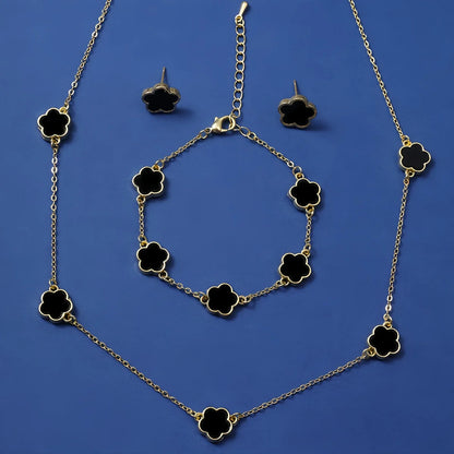 Elegant Clover Jewellery Set – Timeless Charm in a Three-Piece Design