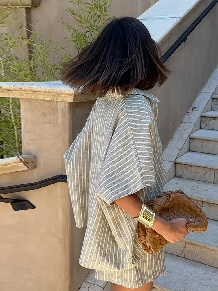Refined Striped Shorts Set – Effortless Elegance in a Chic Silhouette